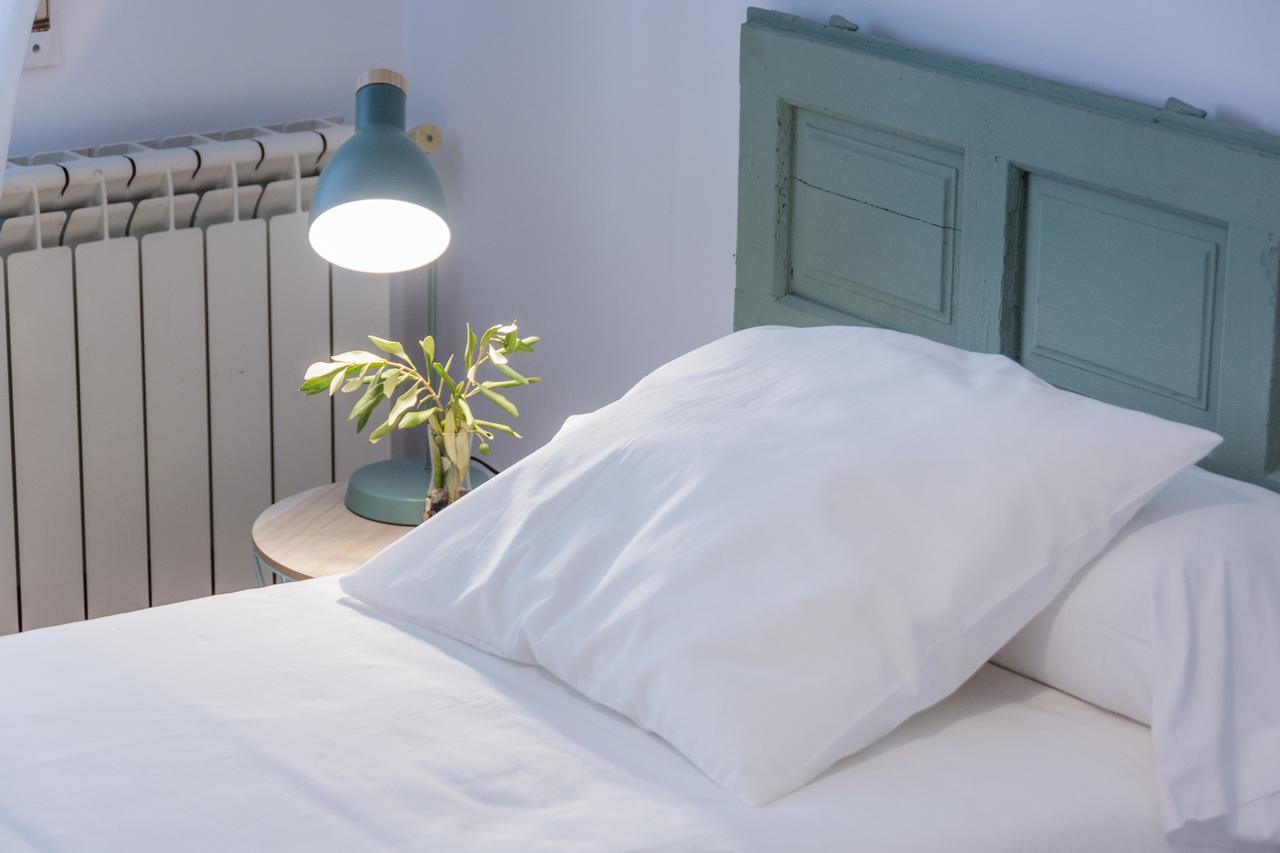 Apartamentos Paseo De La Farola Малага Экстерьер фото