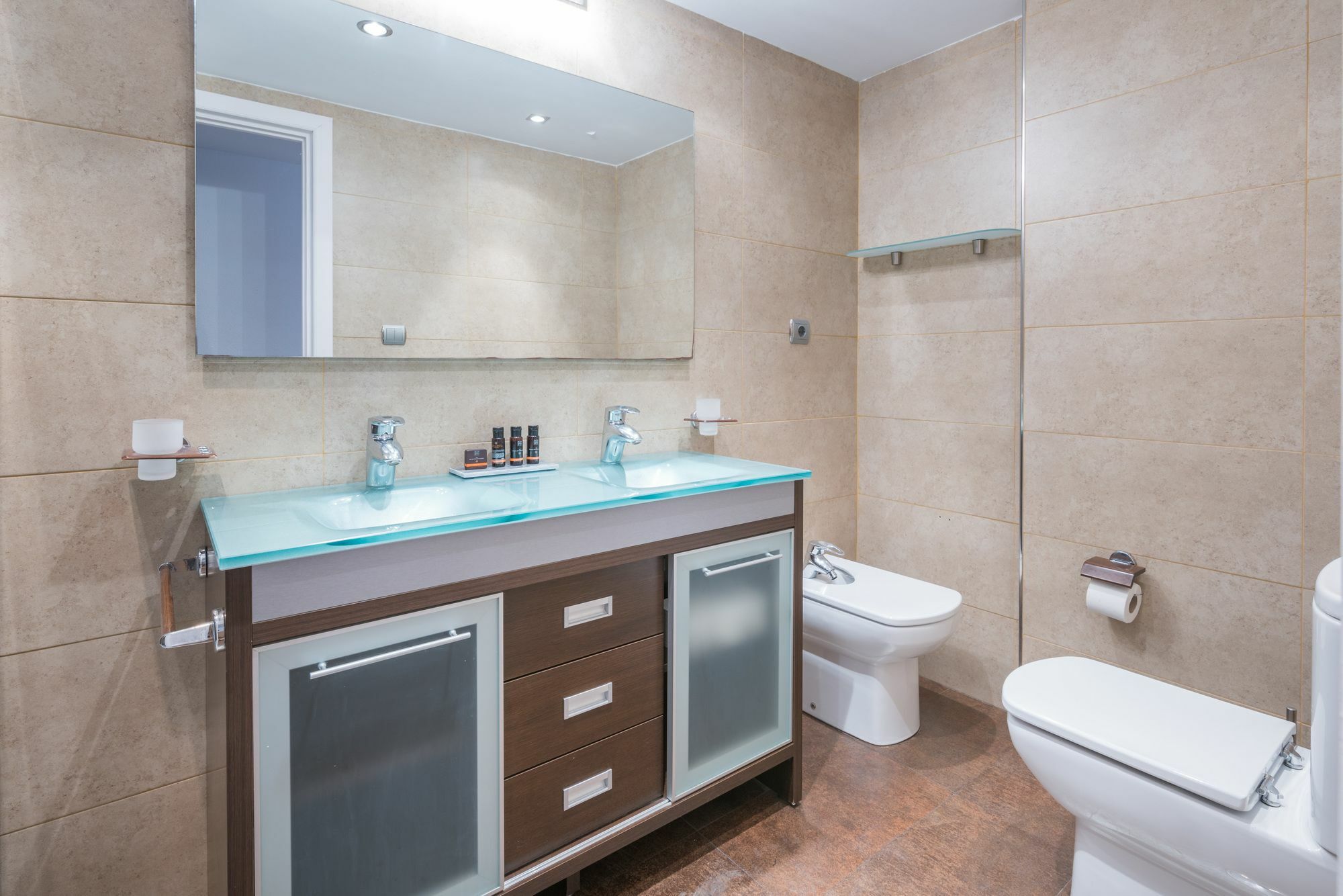 Apartamentos Paseo De La Farola Малага Экстерьер фото