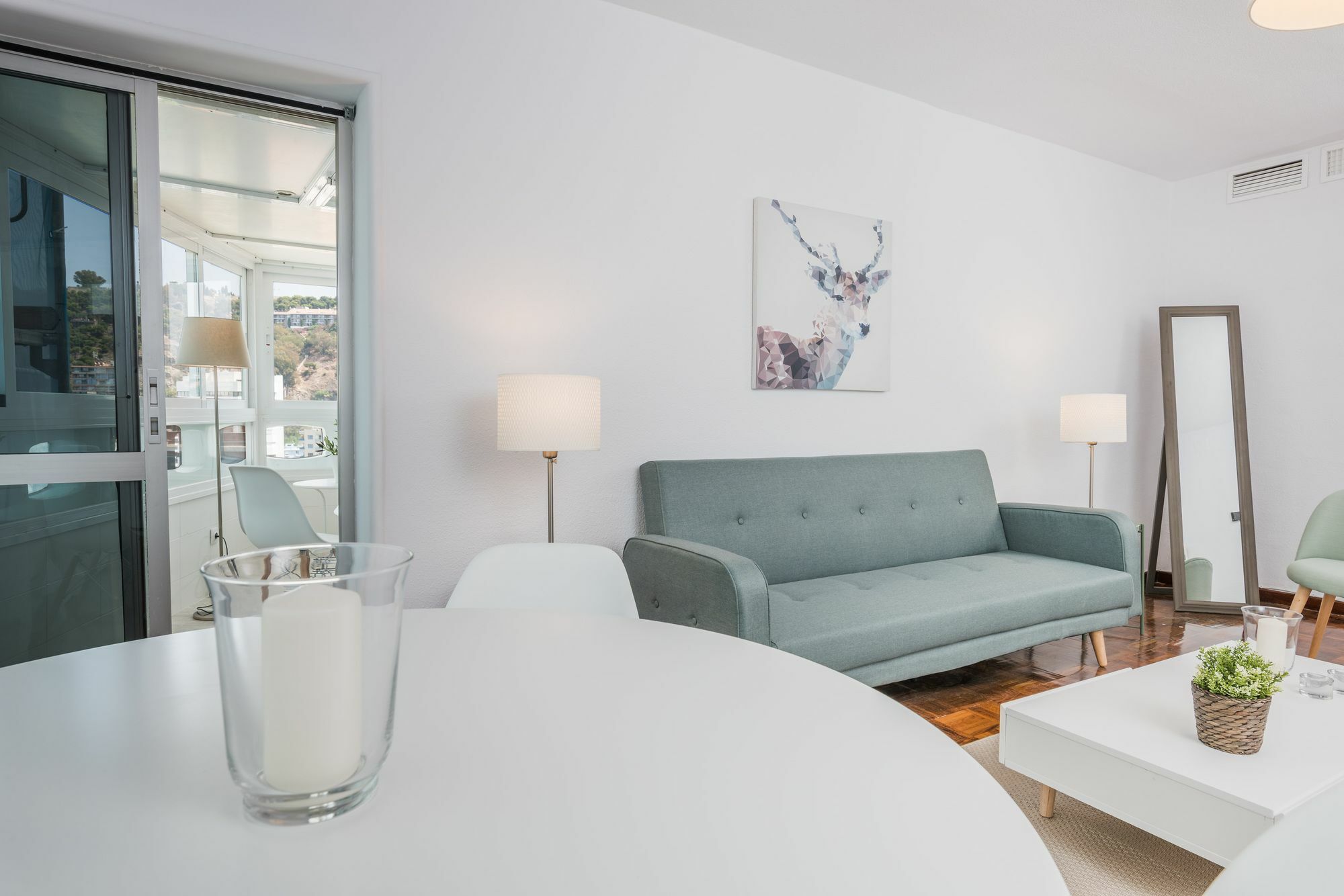 Apartamentos Paseo De La Farola Малага Экстерьер фото
