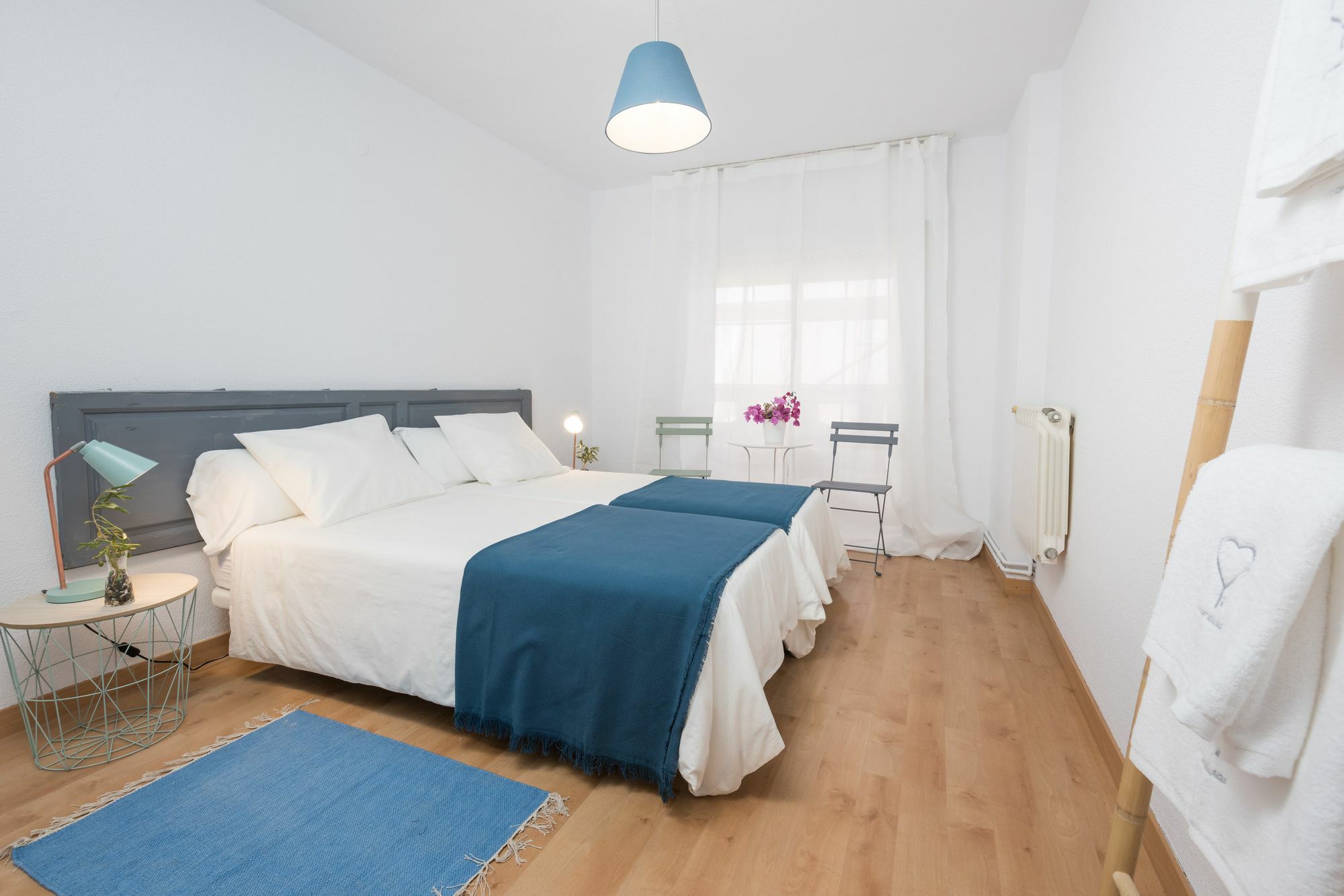 Apartamentos Paseo De La Farola Малага Экстерьер фото