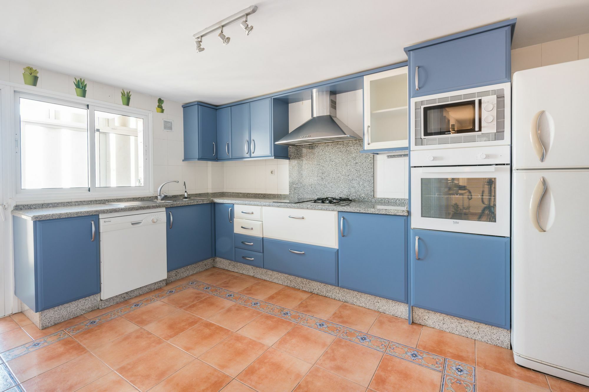Apartamentos Paseo De La Farola Малага Экстерьер фото